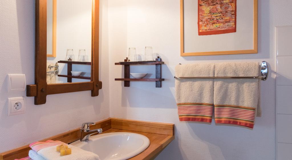 Les Petites Vosges Bed and Breakfast Bagnères-de-Bigorre Rum bild