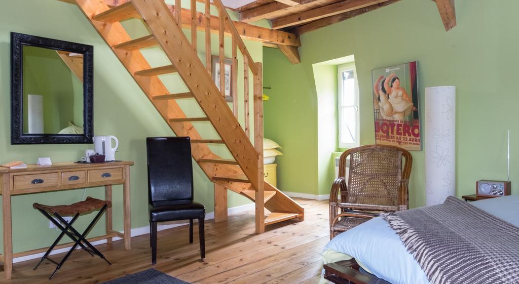 Les Petites Vosges Bed and Breakfast Bagnères-de-Bigorre Rum bild